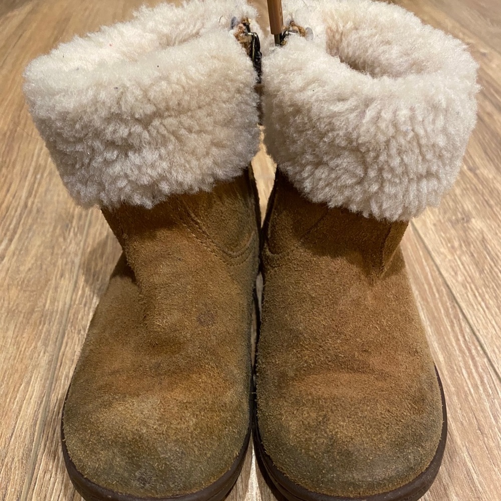 Toddler size 8 UGG boots